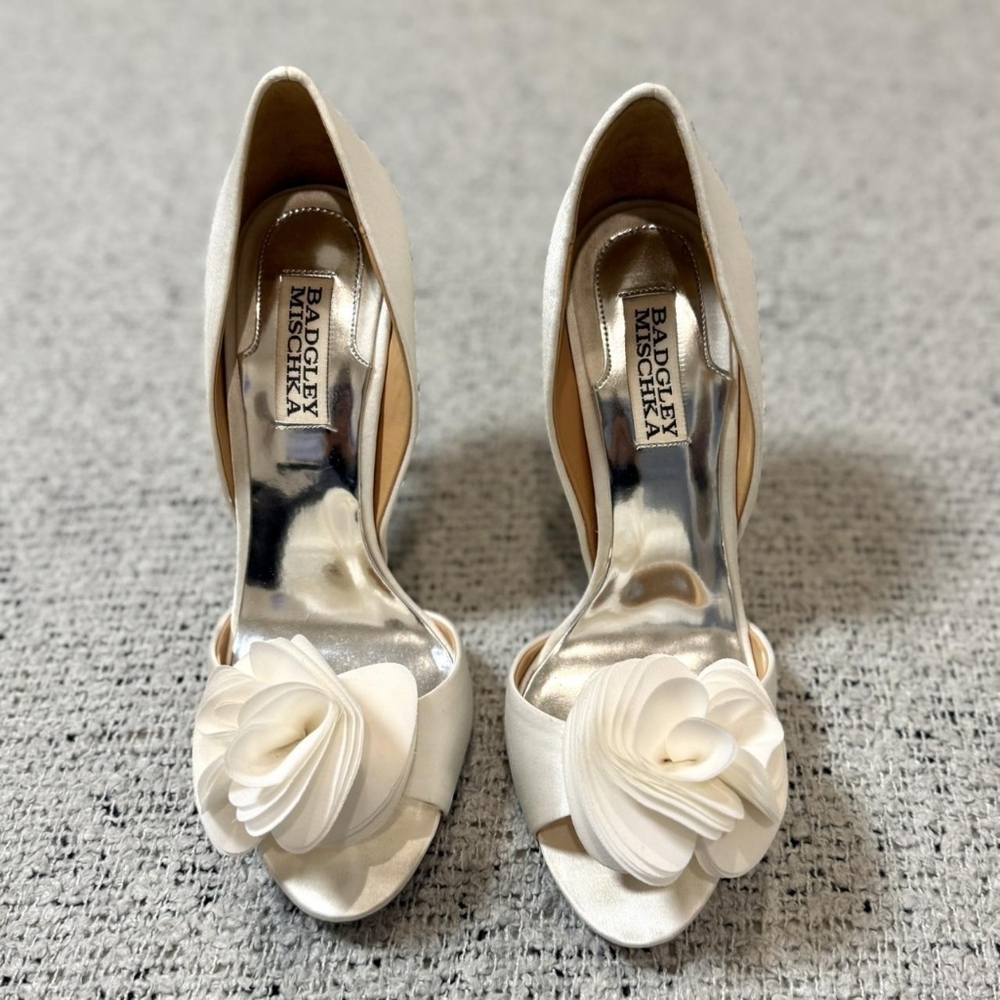 Badgley Mischka White and Cream Satin Peep Toe Heels